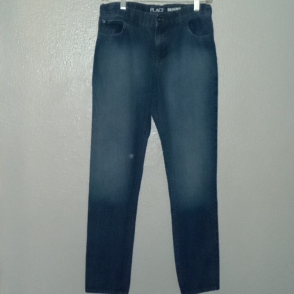 Place skinny jeans